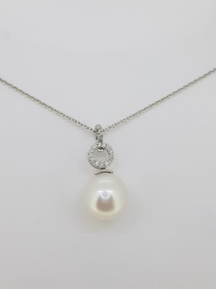 Freshwater Pearl and Diamond Pendant