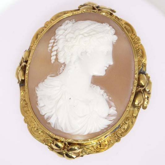 Antique Victorian Shell Cameo 18ct Yellow Gold Brooch