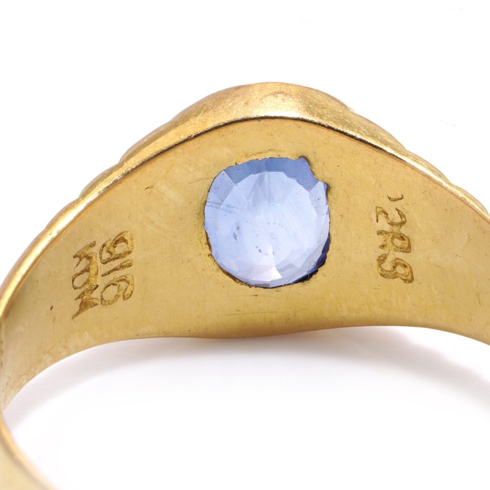 Unisex 0.75ct Oval Sapphire and 22ct Yellow Gold Ring