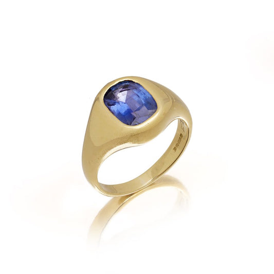 18 Carat Yellow Gold Ring With 3.30 Carat Ceylon Sapphire