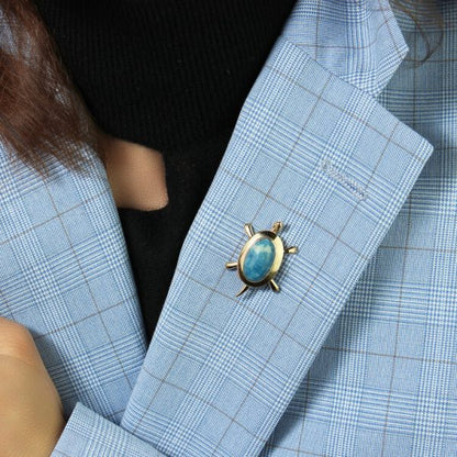 Vintage Wai Kee Gold Tortoise Brooch with Sodalite Stone; 14ct yellow gold tortoise brooch with central oval cabochon sodalite stone. Made in Kong Kong, Circa 1990s