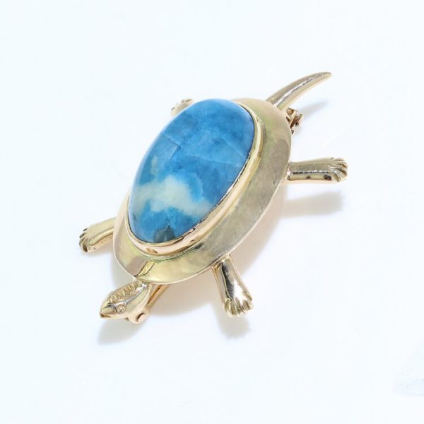 Wai Kee Gold Tortoise Brooch with Sodalite Stone