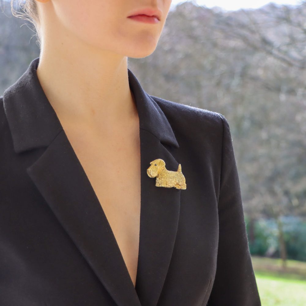 Yellow Gold Scottish Terrier Dog Brooch with Sapphire Eyes