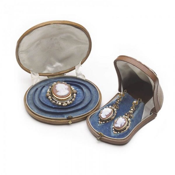 Antique Victorian Cameo Earring & Brooch Suite