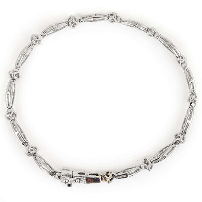 Contemporary 18ct White Gold 1.25ct Diamond Fleur De Lis Style Bracelet