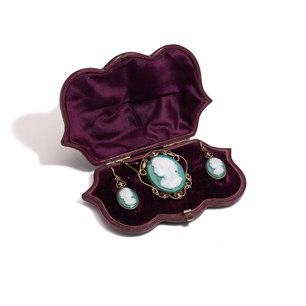 Victorian Green Agate Brooch and Earrings Cameo Suite