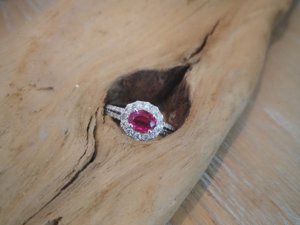 Ruby and diamond Engagement cluster ring, 1.18 carats halo white gold Mozambique ruby
