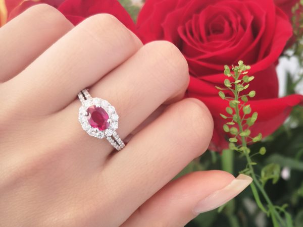 oval round Ruby and diamond Engagement cluster ring, 1.18 carats halo white gold Mozambique ruby