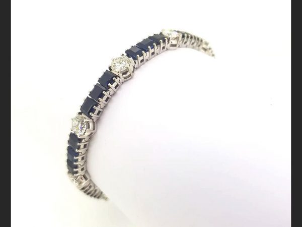 Vintage Sapphire and Diamond Bracelet, 15 carats total, 18ct White Gold